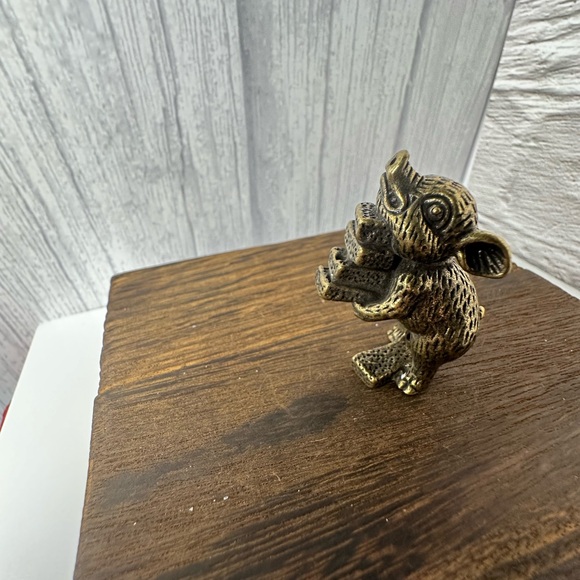 Mini Brass Struggle Pig Figurine - Picture 7 of 9
